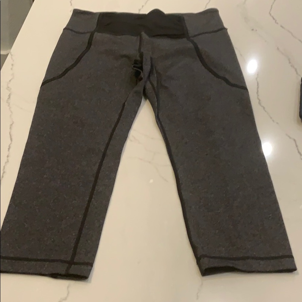 lululemon gray cropped pants with black waistband